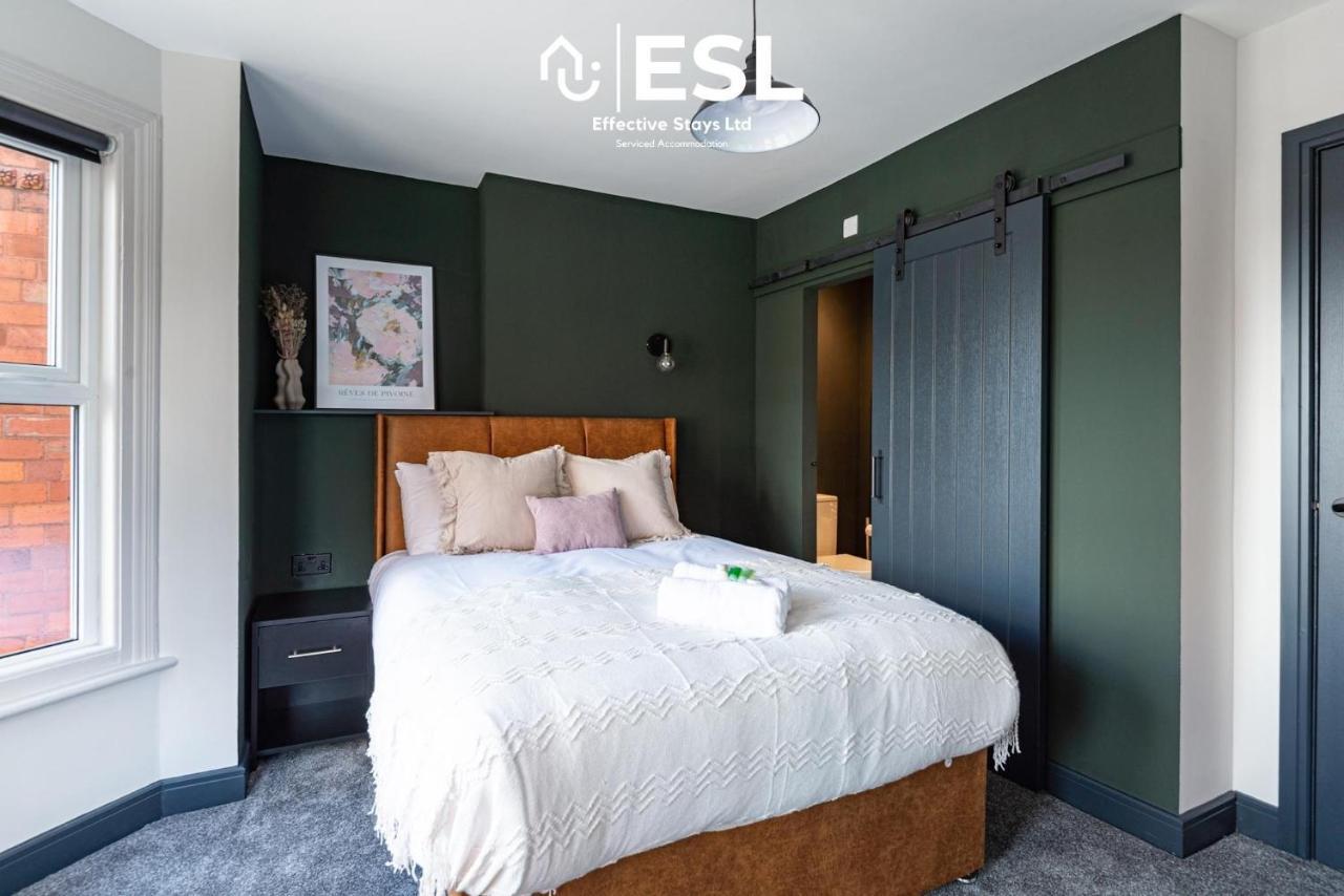 Central 5 Bedroom Townhouse Perfectly Located 2 Mins Walk From The Train Station Chester Esterno foto